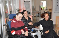 Literarna čajanka izpod peresa pisateljice Ksenije Trs in moderatorja večera, Staneta Kocutarja