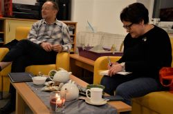 Literarna čajanka izpod peresa pisateljice Ksenije Trs in moderatorja večera, Staneta Kocutarja